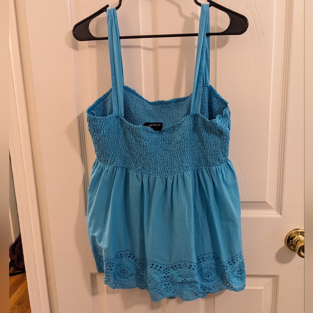 🔴3/$15 Lane Bryant aqua, sleeveless, smocked top, size 18/20 - Picture 2 of 8